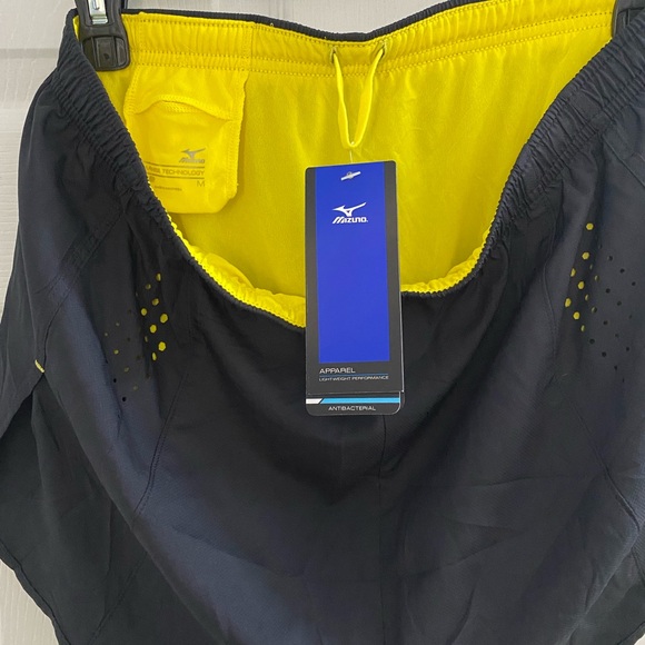 Mizuno mens Black and yellow Athletic running Shorts, medium - Picture 3 of 4